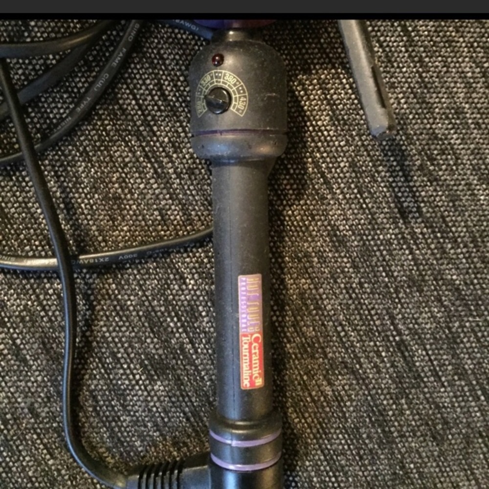 Hot Tools curling iron 1.5”